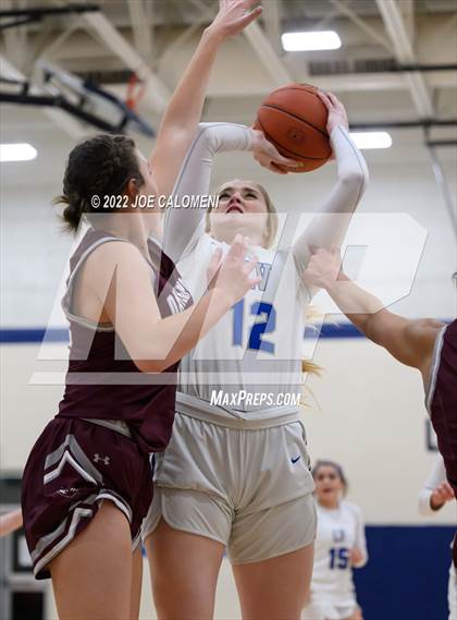 Thumbnail 1 in Davenport vs La Vernia (UIL 4A Region 3 Bi-District) photogallery.
