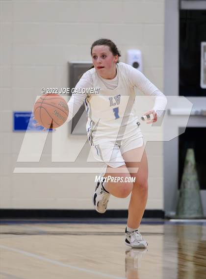 Thumbnail 3 in Davenport vs La Vernia (UIL 4A Region 3 Bi-District) photogallery.