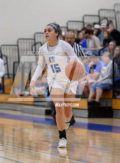 Thumbnail 3 in Davenport vs La Vernia (UIL 4A Region 3 Bi-District) photogallery.