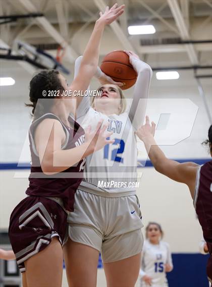 Thumbnail 2 in Davenport vs La Vernia (UIL 4A Region 3 Bi-District) photogallery.