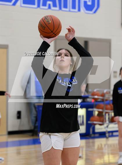 Thumbnail 1 in Davenport vs La Vernia (UIL 4A Region 3 Bi-District) photogallery.