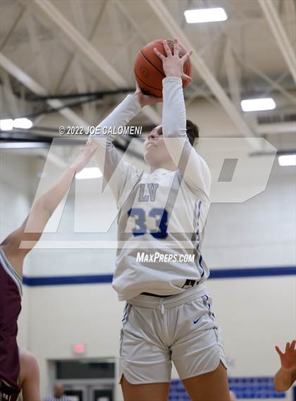 Thumbnail 2 in Davenport vs La Vernia (UIL 4A Region 3 Bi-District) photogallery.