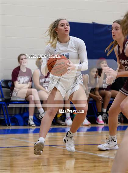 Thumbnail 2 in Davenport vs La Vernia (UIL 4A Region 3 Bi-District) photogallery.
