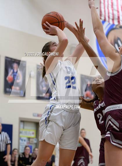 Thumbnail 3 in Davenport vs La Vernia (UIL 4A Region 3 Bi-District) photogallery.