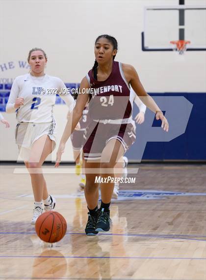 Thumbnail 1 in Davenport vs La Vernia (UIL 4A Region 3 Bi-District) photogallery.