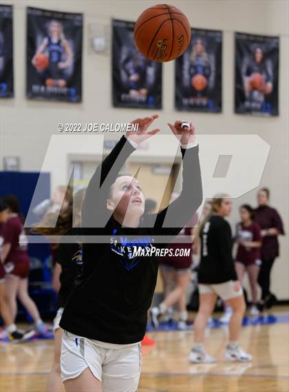 Thumbnail 3 in Davenport vs La Vernia (UIL 4A Region 3 Bi-District) photogallery.