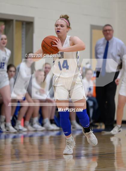 Thumbnail 3 in Davenport vs La Vernia (UIL 4A Region 3 Bi-District) photogallery.