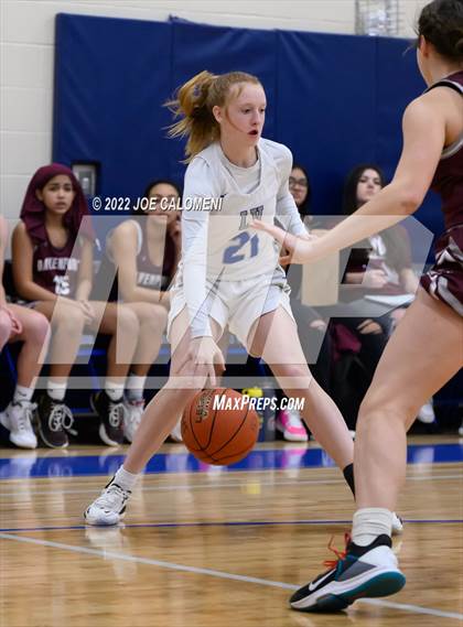 Thumbnail 3 in Davenport vs La Vernia (UIL 4A Region 3 Bi-District) photogallery.