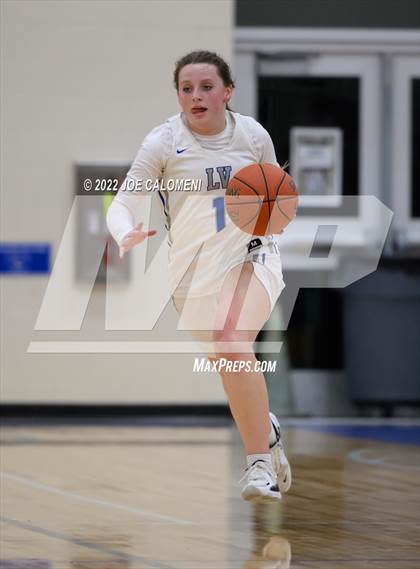 Thumbnail 1 in Davenport vs La Vernia (UIL 4A Region 3 Bi-District) photogallery.