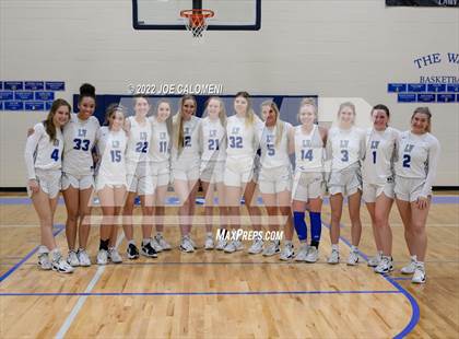 Thumbnail 2 in Davenport vs La Vernia (UIL 4A Region 3 Bi-District) photogallery.