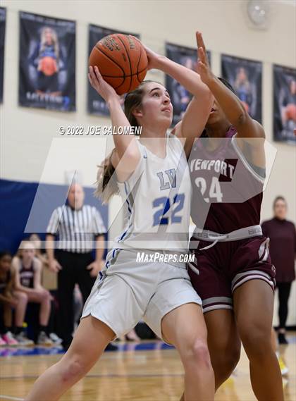 Thumbnail 1 in Davenport vs La Vernia (UIL 4A Region 3 Bi-District) photogallery.