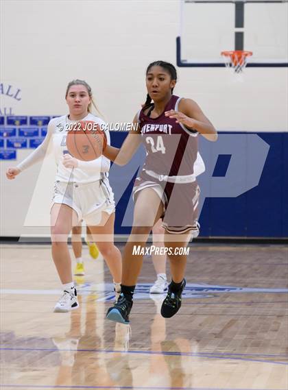 Thumbnail 1 in Davenport vs La Vernia (UIL 4A Region 3 Bi-District) photogallery.