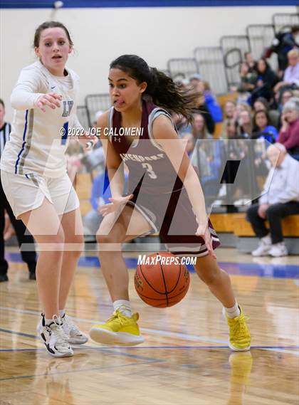 Thumbnail 3 in Davenport vs La Vernia (UIL 4A Region 3 Bi-District) photogallery.