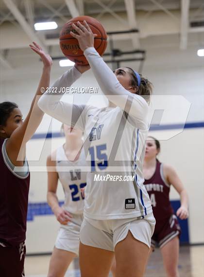 Thumbnail 2 in Davenport vs La Vernia (UIL 4A Region 3 Bi-District) photogallery.