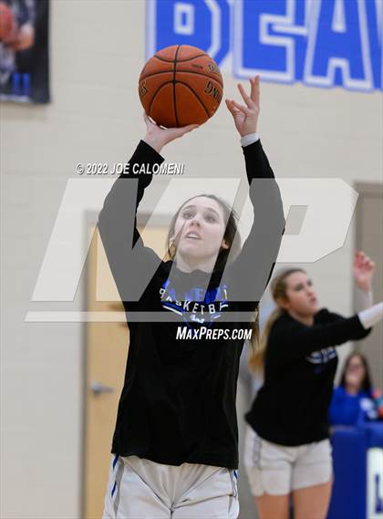 Thumbnail 2 in Davenport vs La Vernia (UIL 4A Region 3 Bi-District) photogallery.