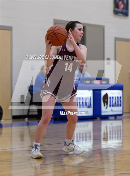 Thumbnail 3 in Davenport vs La Vernia (UIL 4A Region 3 Bi-District) photogallery.