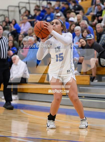 Thumbnail 3 in Davenport vs La Vernia (UIL 4A Region 3 Bi-District) photogallery.