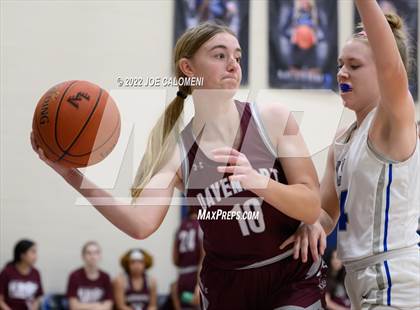 Thumbnail 2 in Davenport vs La Vernia (UIL 4A Region 3 Bi-District) photogallery.