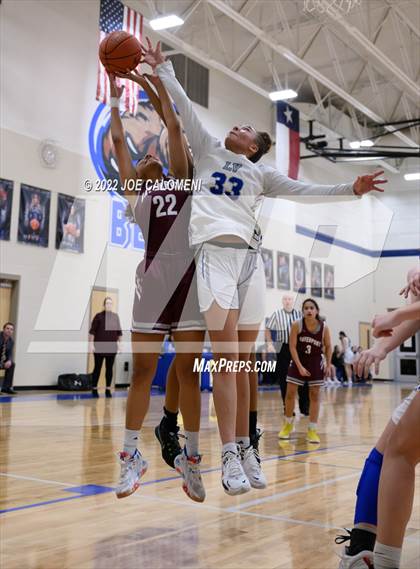 Thumbnail 3 in Davenport vs La Vernia (UIL 4A Region 3 Bi-District) photogallery.
