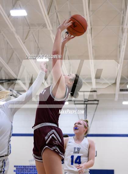 Thumbnail 1 in Davenport vs La Vernia (UIL 4A Region 3 Bi-District) photogallery.