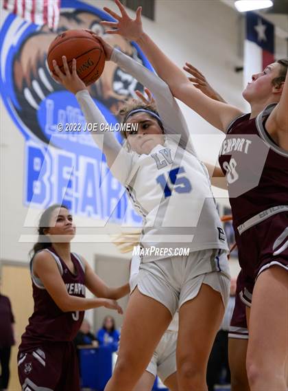 Thumbnail 1 in Davenport vs La Vernia (UIL 4A Region 3 Bi-District) photogallery.