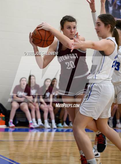 Thumbnail 2 in Davenport vs La Vernia (UIL 4A Region 3 Bi-District) photogallery.