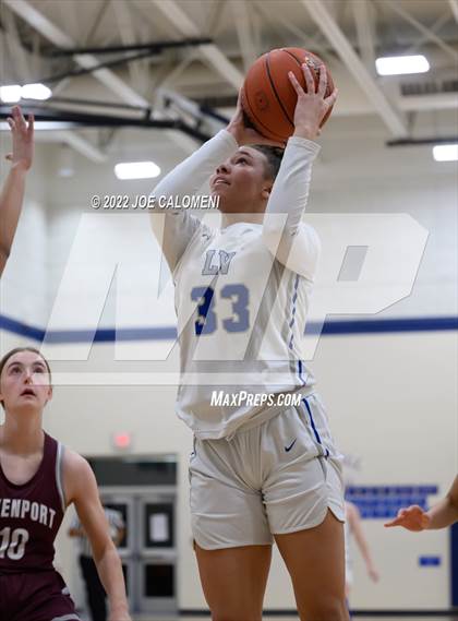 Thumbnail 3 in Davenport vs La Vernia (UIL 4A Region 3 Bi-District) photogallery.