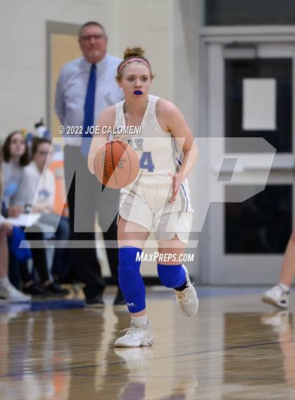 Thumbnail 2 in Davenport vs La Vernia (UIL 4A Region 3 Bi-District) photogallery.