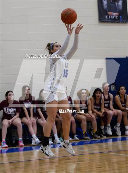 Thumbnail 1 in Davenport vs La Vernia (UIL 4A Region 3 Bi-District) photogallery.