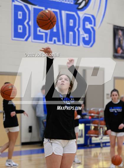 Thumbnail 3 in Davenport vs La Vernia (UIL 4A Region 3 Bi-District) photogallery.