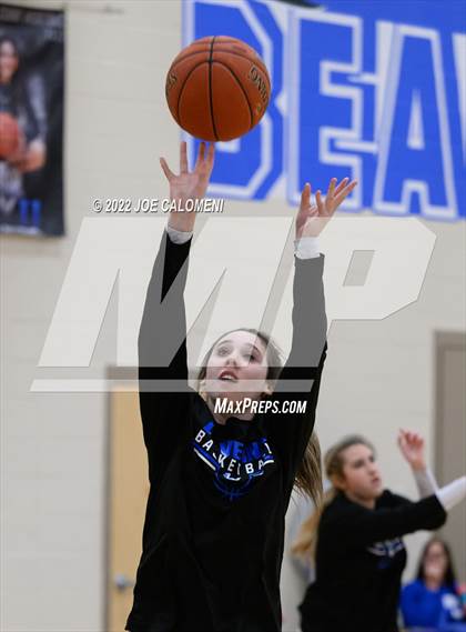 Thumbnail 3 in Davenport vs La Vernia (UIL 4A Region 3 Bi-District) photogallery.