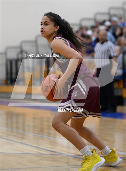 Thumbnail 2 in Davenport vs La Vernia (UIL 4A Region 3 Bi-District) photogallery.