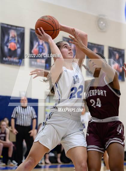 Thumbnail 2 in Davenport vs La Vernia (UIL 4A Region 3 Bi-District) photogallery.
