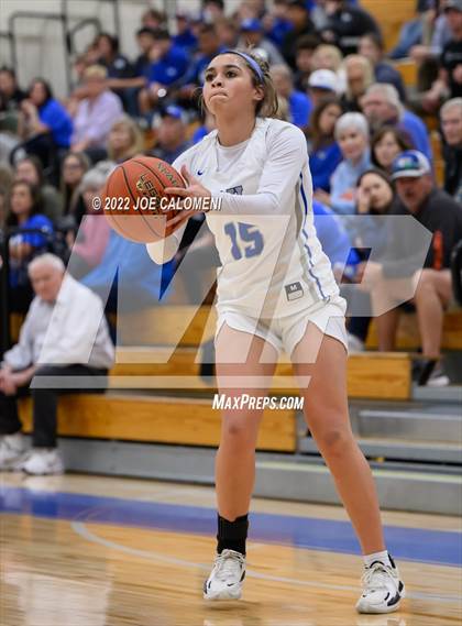 Thumbnail 2 in Davenport vs La Vernia (UIL 4A Region 3 Bi-District) photogallery.