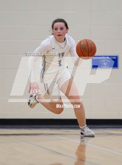 Thumbnail 2 in Davenport vs La Vernia (UIL 4A Region 3 Bi-District) photogallery.