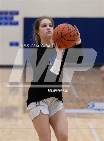 Thumbnail 3 in Davenport vs La Vernia (UIL 4A Region 3 Bi-District) photogallery.