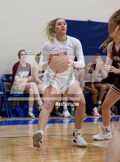 Thumbnail 3 in Davenport vs La Vernia (UIL 4A Region 3 Bi-District) photogallery.