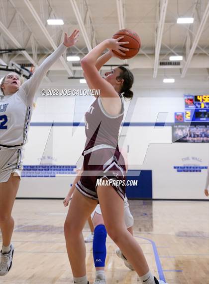 Thumbnail 3 in Davenport vs La Vernia (UIL 4A Region 3 Bi-District) photogallery.