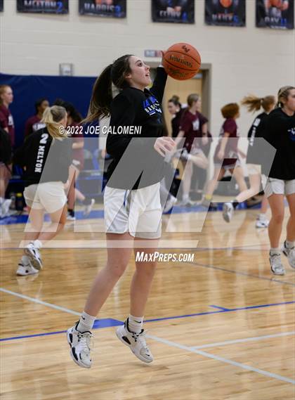Thumbnail 2 in Davenport vs La Vernia (UIL 4A Region 3 Bi-District) photogallery.