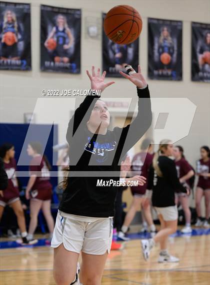 Thumbnail 2 in Davenport vs La Vernia (UIL 4A Region 3 Bi-District) photogallery.
