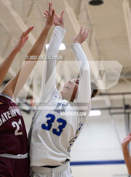 Thumbnail 2 in Davenport vs La Vernia (UIL 4A Region 3 Bi-District) photogallery.