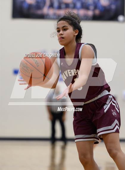 Thumbnail 2 in Davenport vs La Vernia (UIL 4A Region 3 Bi-District) photogallery.