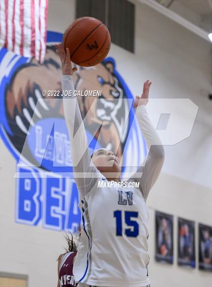 Thumbnail 3 in Davenport vs La Vernia (UIL 4A Region 3 Bi-District) photogallery.