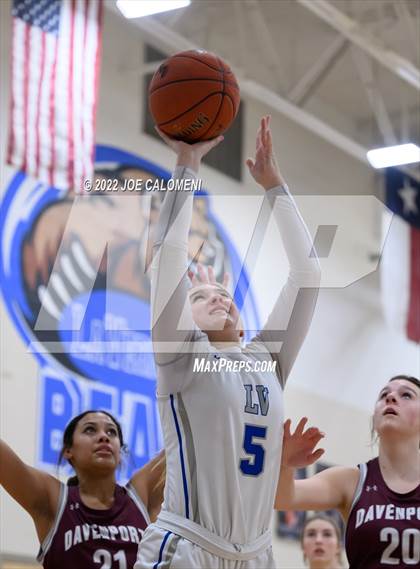 Thumbnail 3 in Davenport vs La Vernia (UIL 4A Region 3 Bi-District) photogallery.