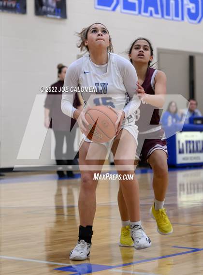 Thumbnail 2 in Davenport vs La Vernia (UIL 4A Region 3 Bi-District) photogallery.