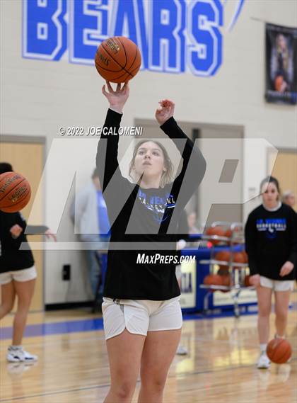 Thumbnail 2 in Davenport vs La Vernia (UIL 4A Region 3 Bi-District) photogallery.