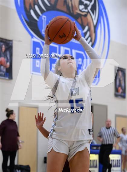 Thumbnail 1 in Davenport vs La Vernia (UIL 4A Region 3 Bi-District) photogallery.