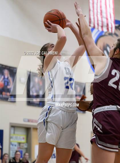 Thumbnail 1 in Davenport vs La Vernia (UIL 4A Region 3 Bi-District) photogallery.