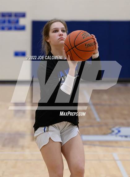 Thumbnail 2 in Davenport vs La Vernia (UIL 4A Region 3 Bi-District) photogallery.