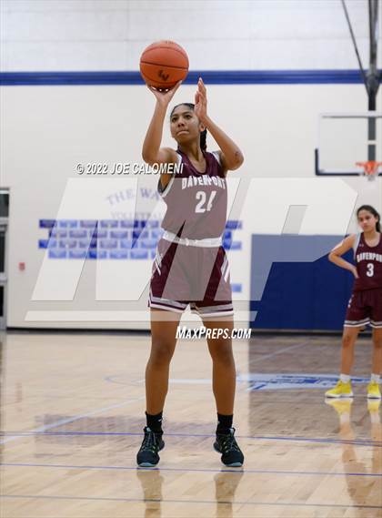 Thumbnail 3 in Davenport vs La Vernia (UIL 4A Region 3 Bi-District) photogallery.